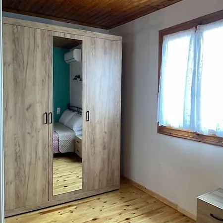 Politis' Wooden House Vasiliki (Lefkada)