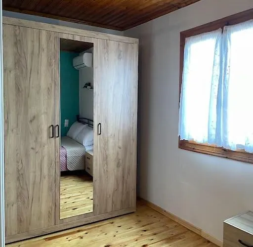 Politis' Wooden House ואסיליקי